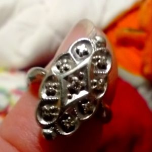 Vintage 10k art deco filigree diamond shield ring
